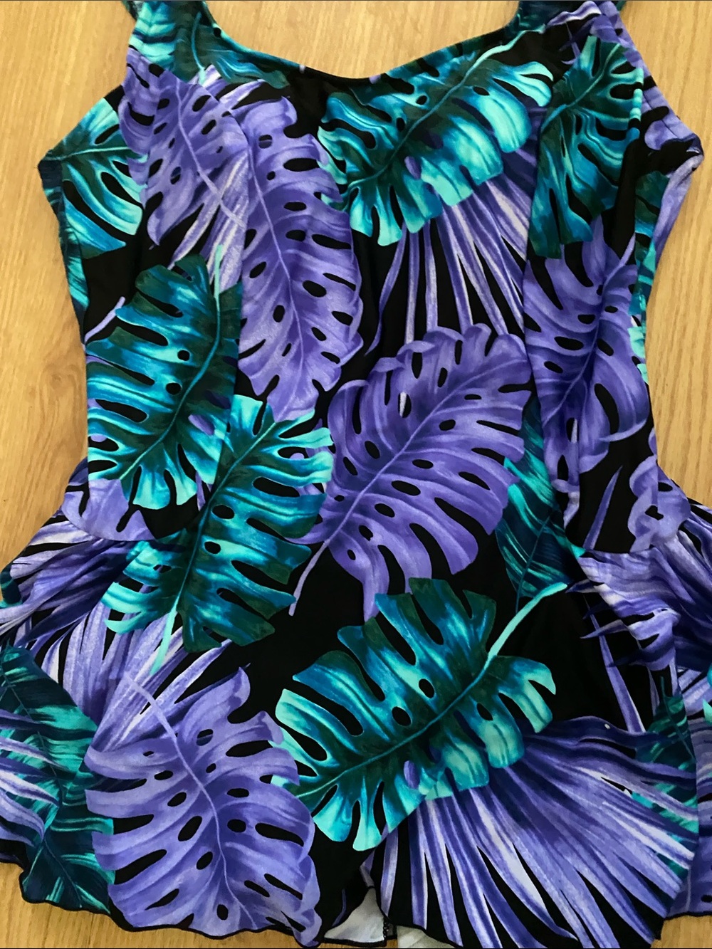New Azul Tropical Leaf Print  swimsuit 16 W no tag